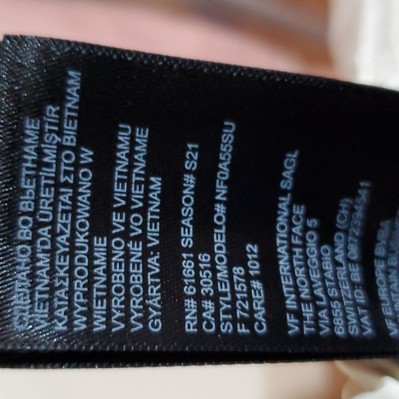 The North Face windbreaker. - Picture 10 of 10